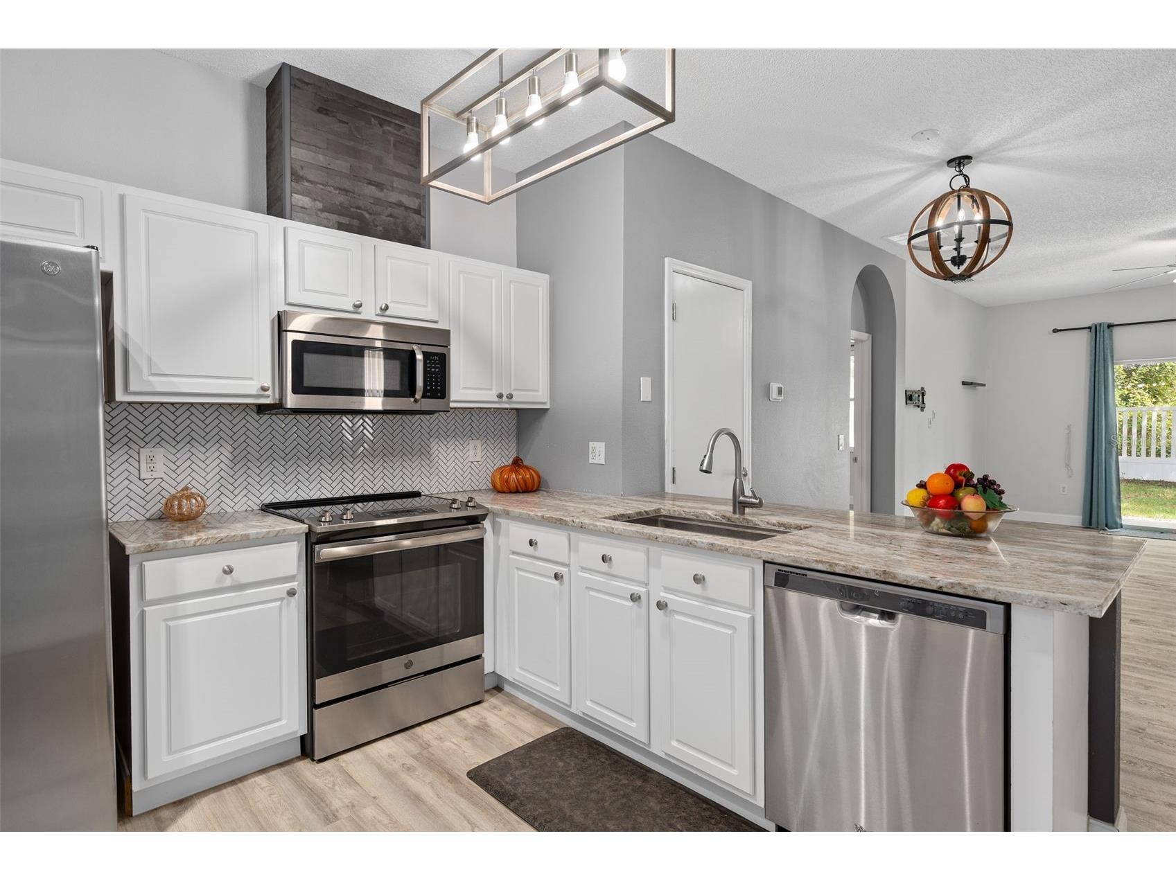 9985 Shadow Creek Dr Orlando FL 32832 O6379938 image8