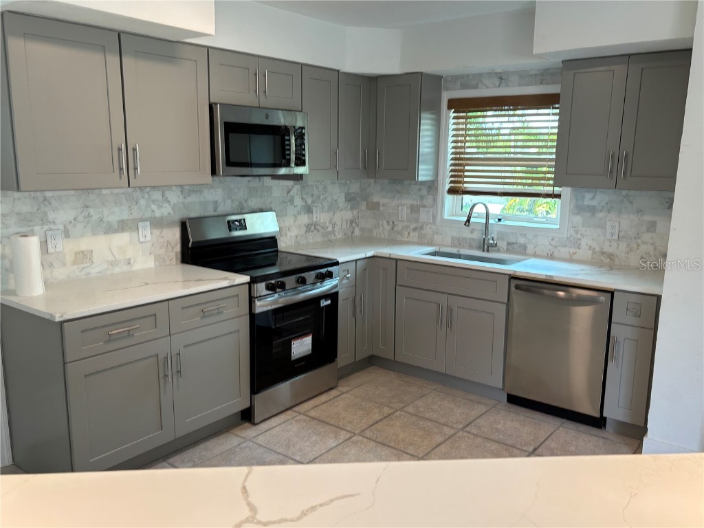 999 38th Avenue NE Saint Petersburg FL 33704 TB8413245 image13