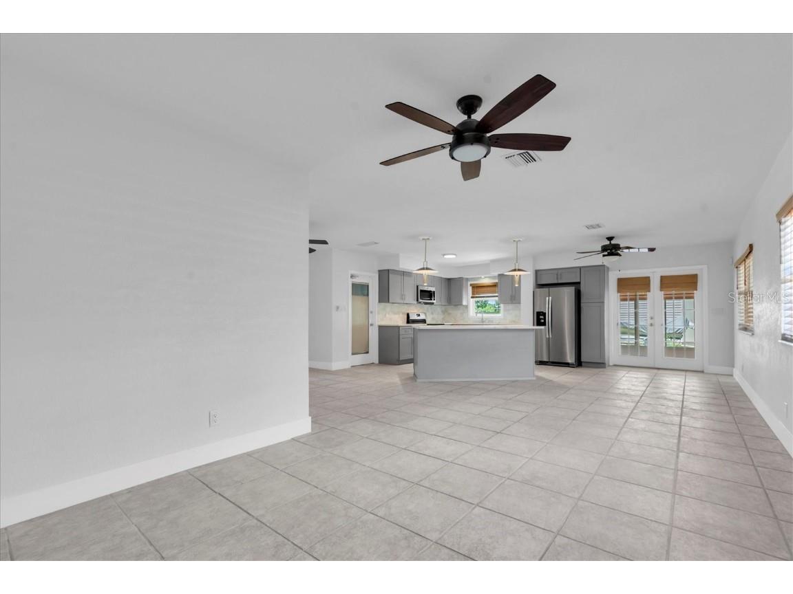 999 38th Avenue NE Saint Petersburg FL 33704 TB8413245 image22