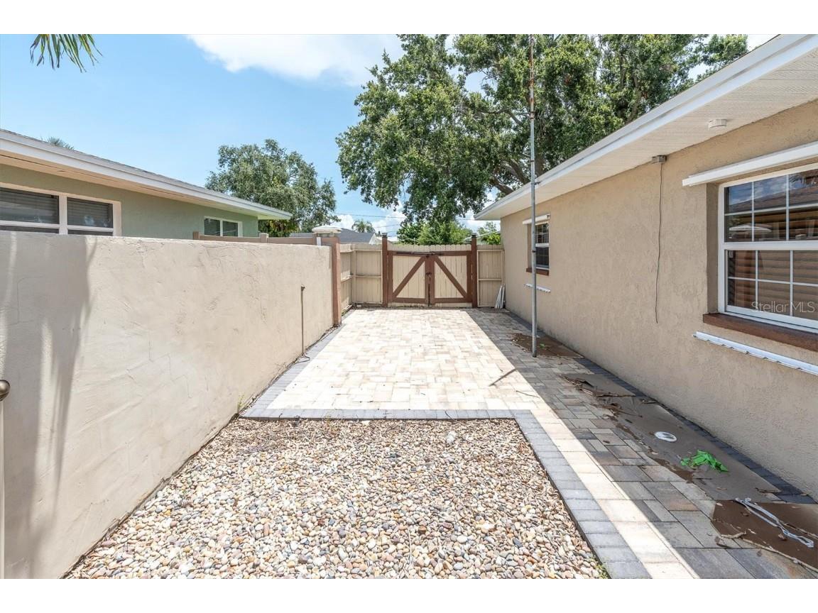 999 38th Avenue NE Saint Petersburg FL 33704 TB8413245 image31