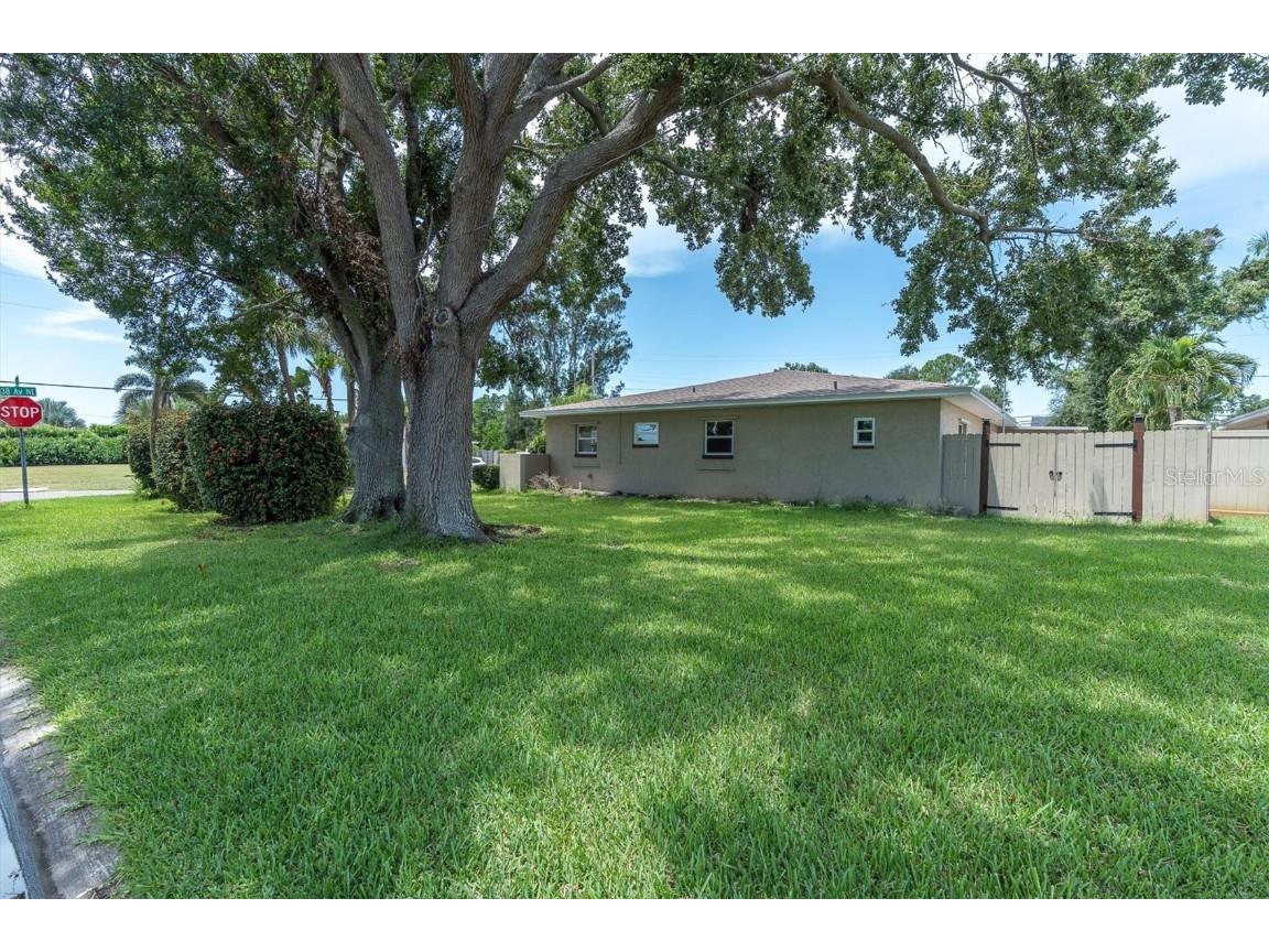 999 38th Avenue NE Saint Petersburg FL 33704 TB8413245 image51
