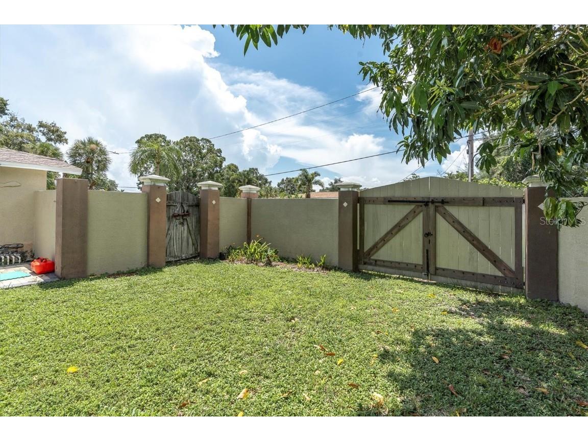 999 38th Avenue NE Saint Petersburg FL 33704 TB8413245 image52