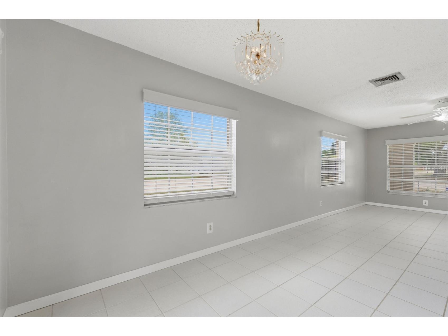9992 86th Street Seminole FL 33777 TB8493683 image14