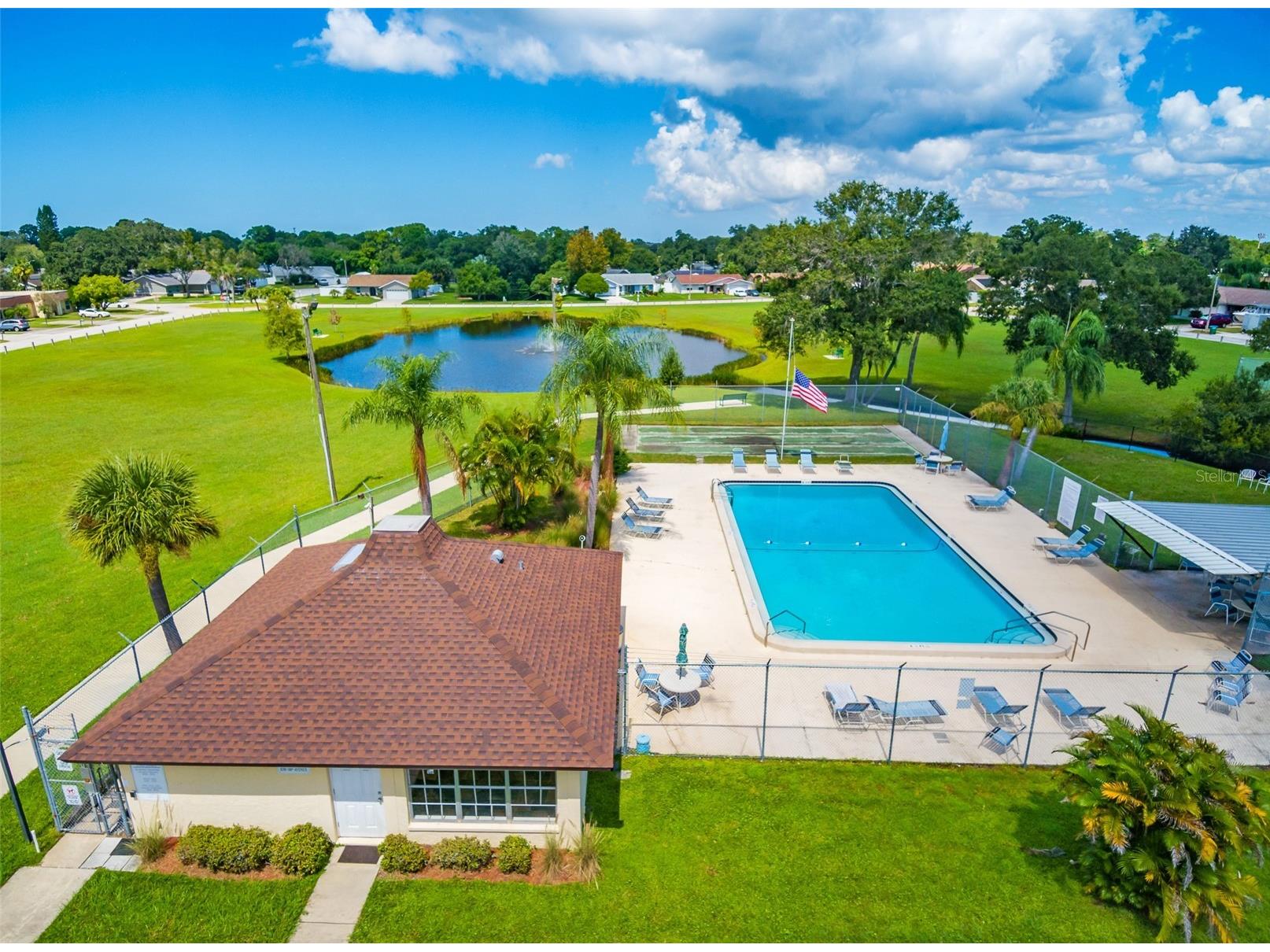 9992 86th Street Seminole FL 33777 TB8493683 image2