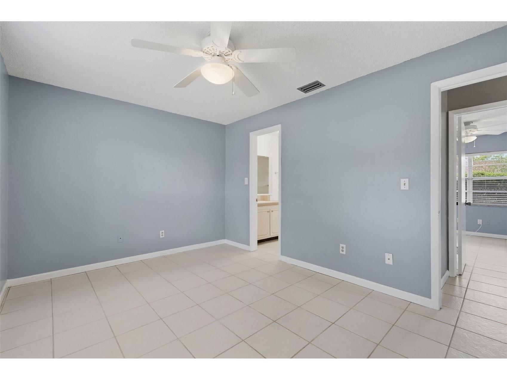 9992 86th Street Seminole FL 33777 TB8493683 image24