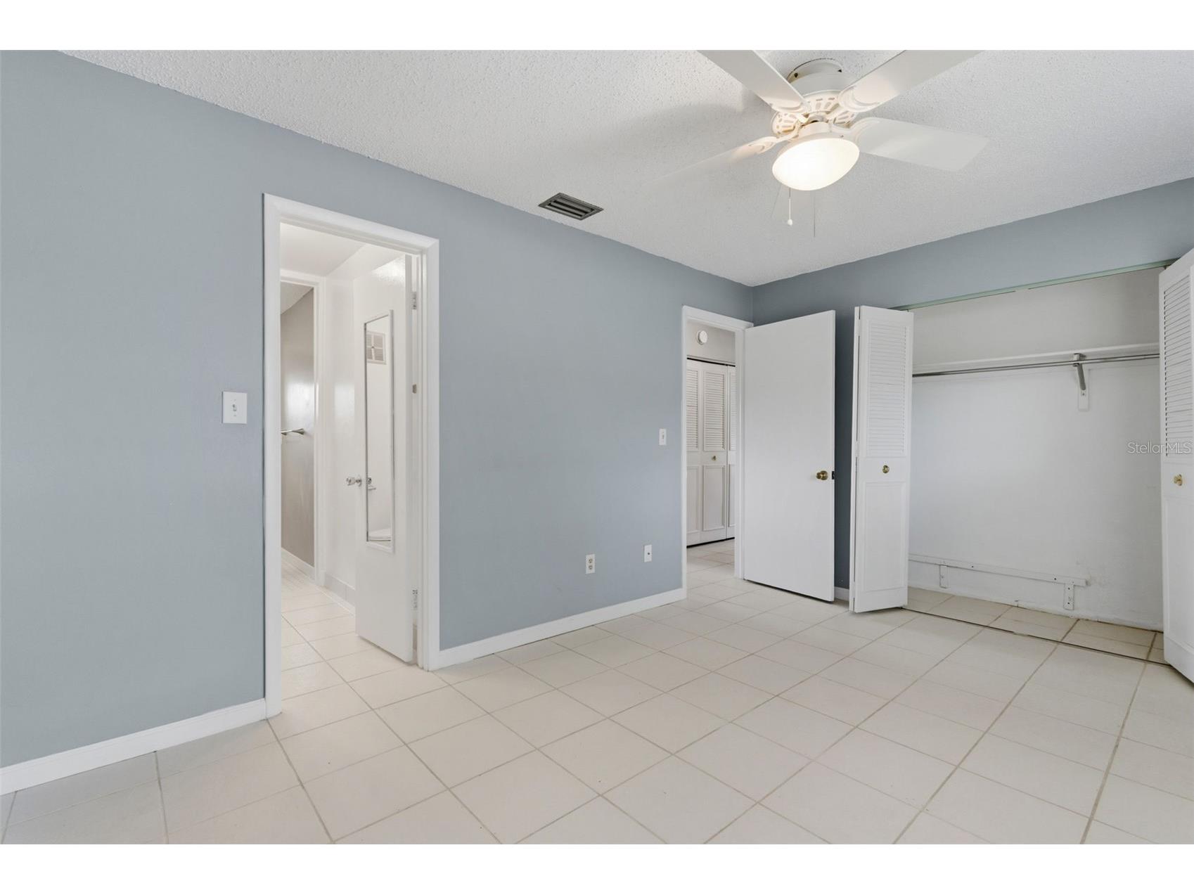 9992 86th Street Seminole FL 33777 TB8493683 image25