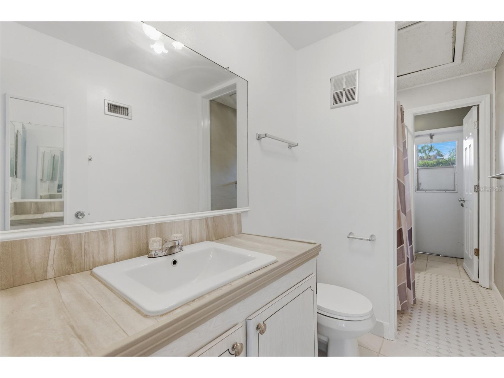 9992 86th Street Seminole FL 33777 TB8493683 image27