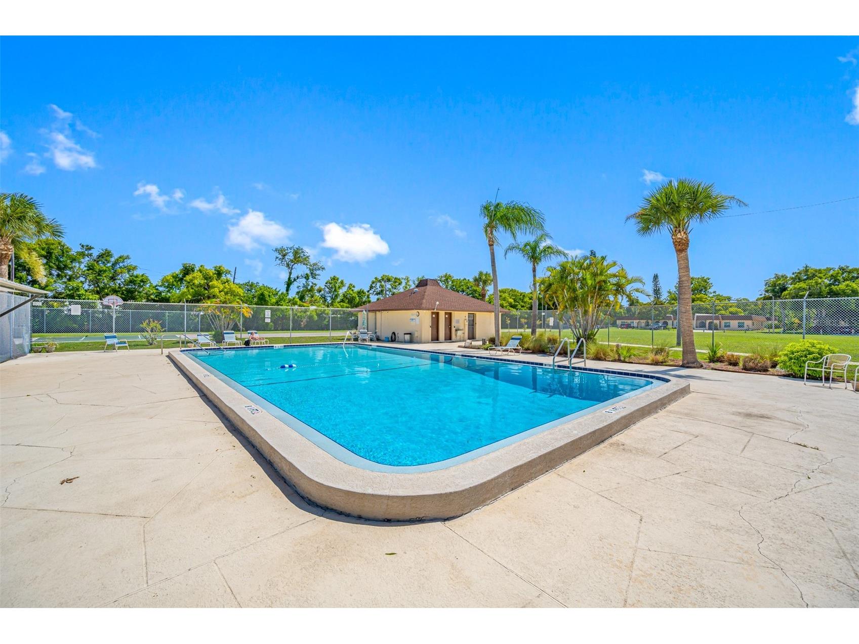 9994 83rd Street Seminole FL 33777 TB8460717 image43