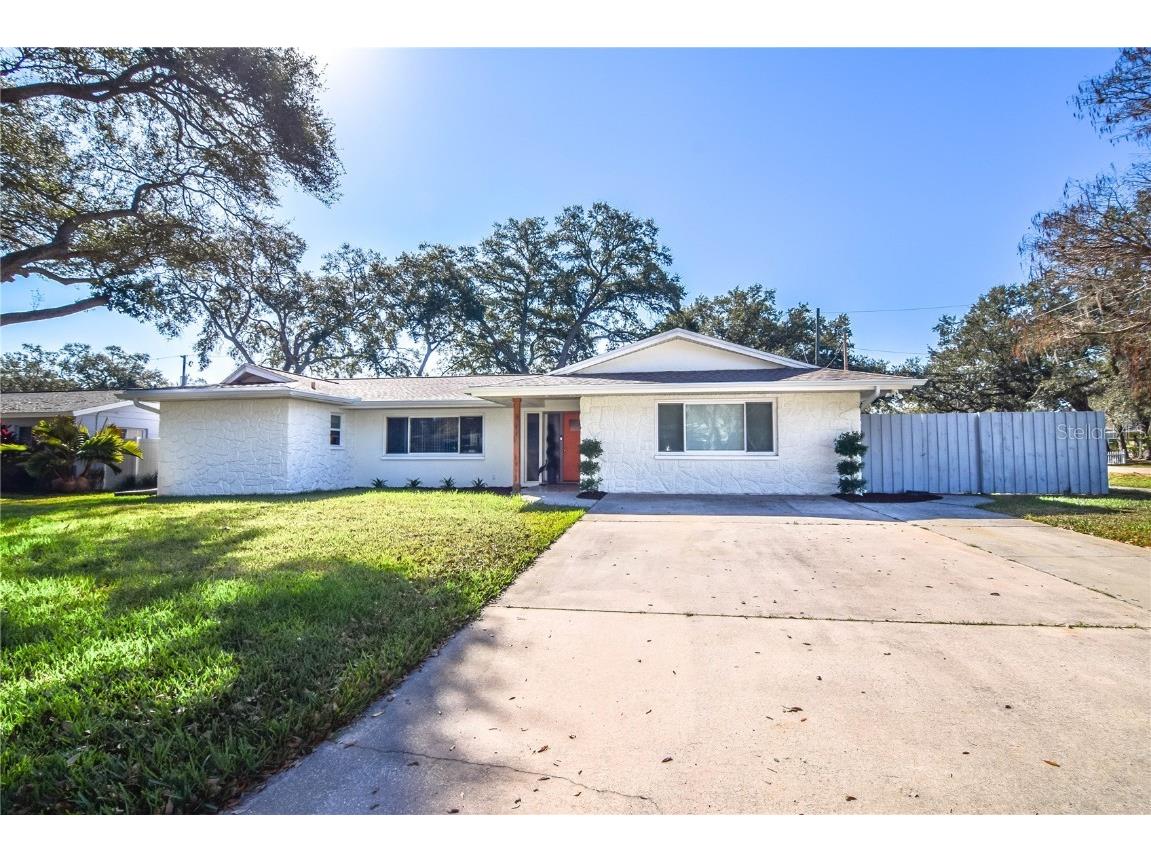 9996 56th Place N Saint Petersburg FL 33708 U8189823 image1