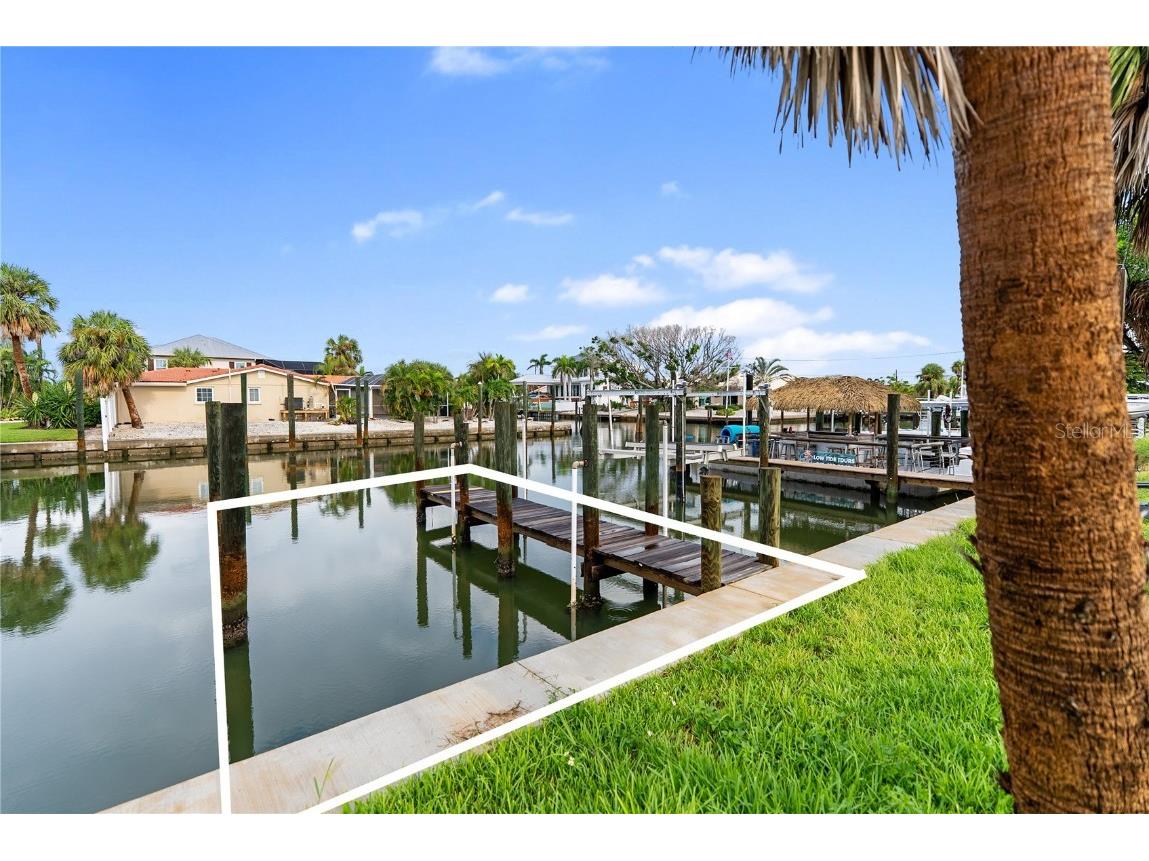 Boat Slip # 3 Baronet Lane Holmes Beach FL 34217 A4661451 image1