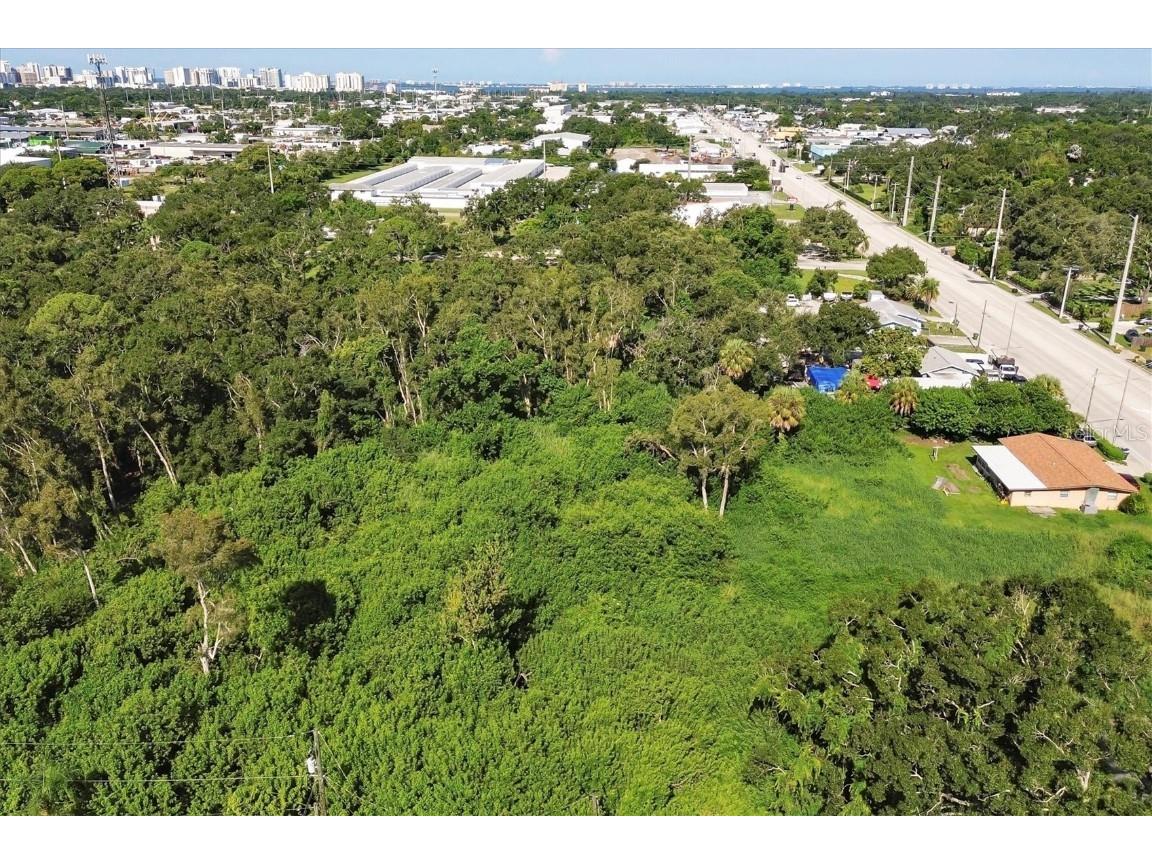 Lots 9 & 10 S Briggs Avenue Sarasota FL 34231 A4662392 image16