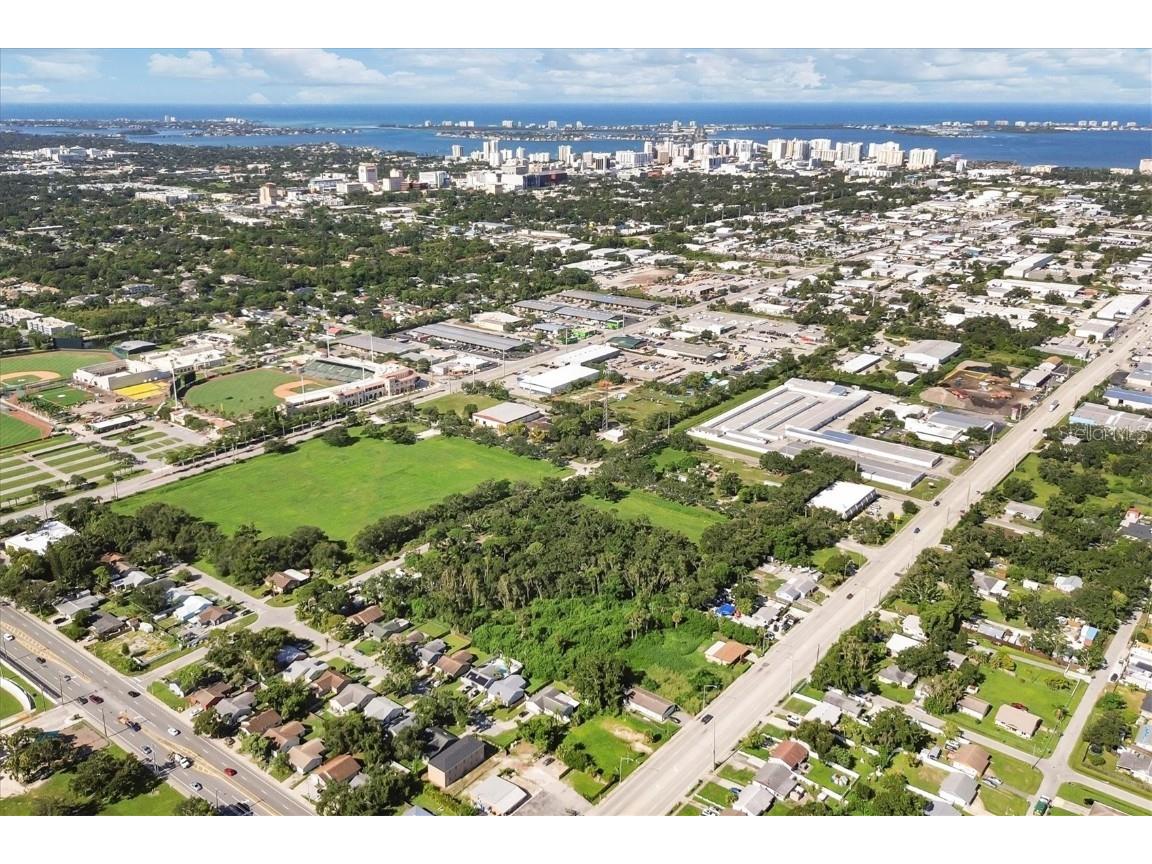 Lots 9 & 10 S Briggs Avenue Sarasota FL 34231 A4662392 image6