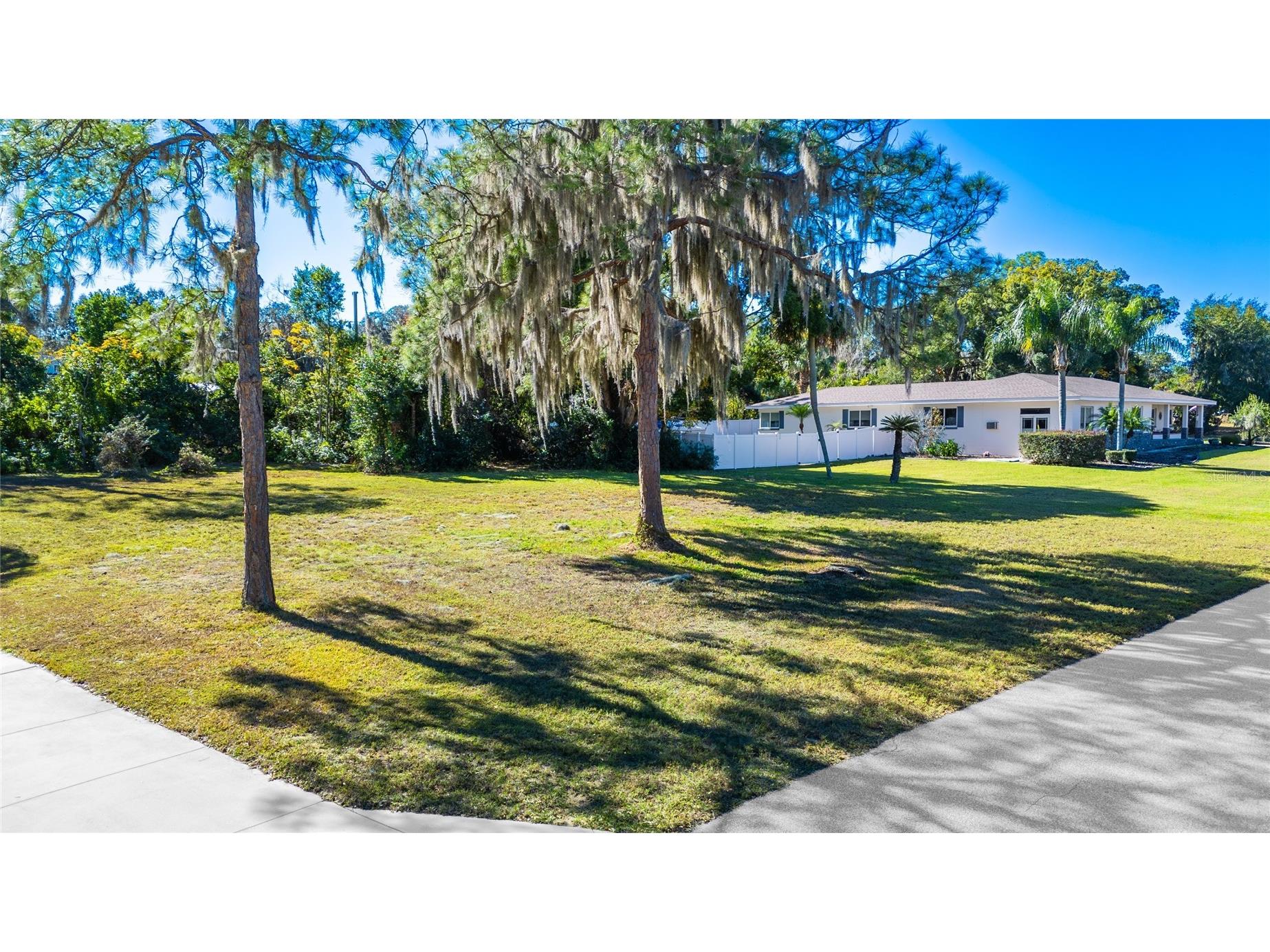 XXXX E Holly Street Howey In The Hills FL 34737 - LAKE HARRIS O6379413 image1