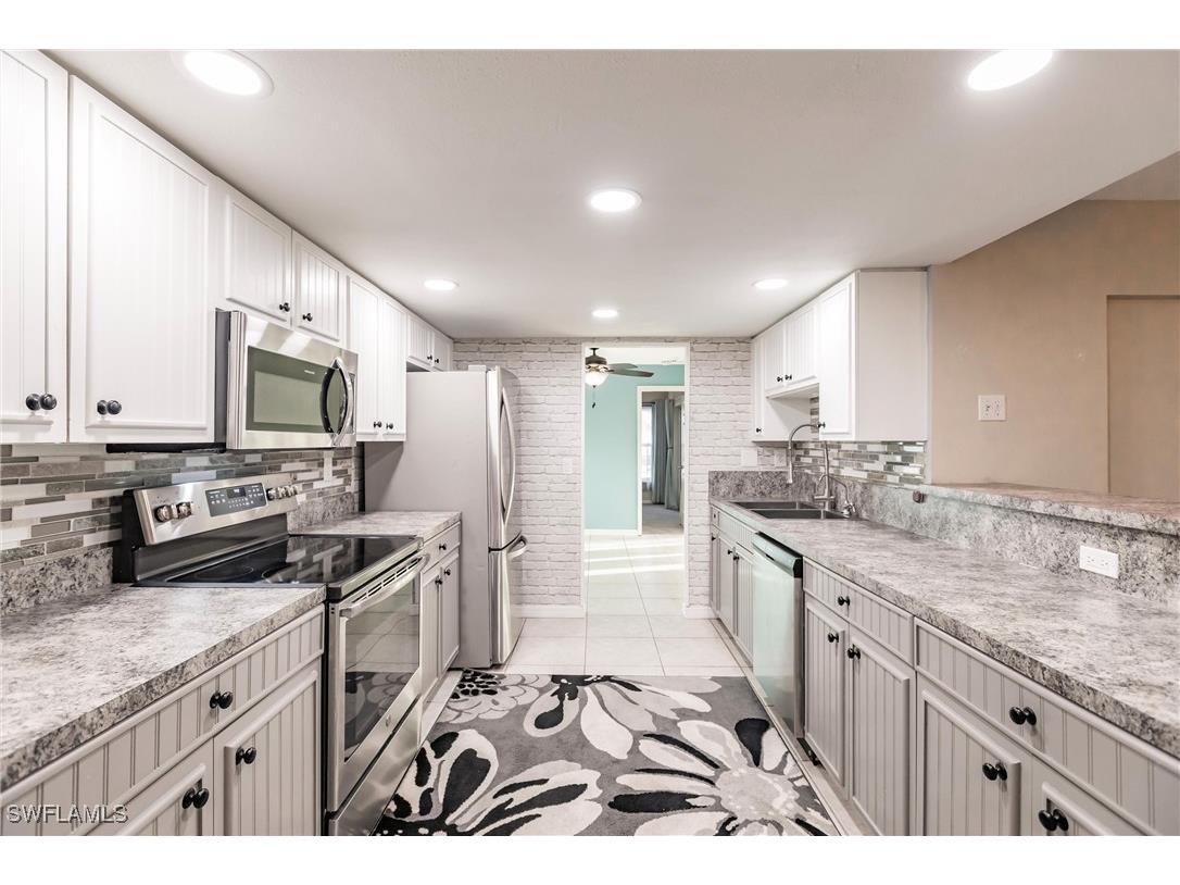 100 Douglas Avenue N Lehigh Acres FL 33971 224083733 image1