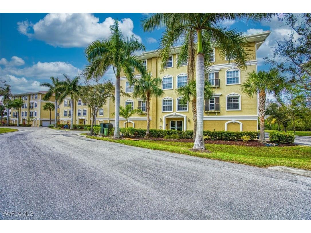 10070 Lake Cove Drive #202 Fort Myers FL 33908 224073711 image1