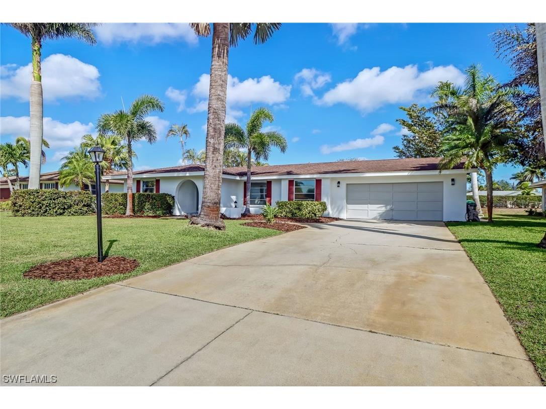 103 Doral Circle Naples FL 34113 223014839 image1