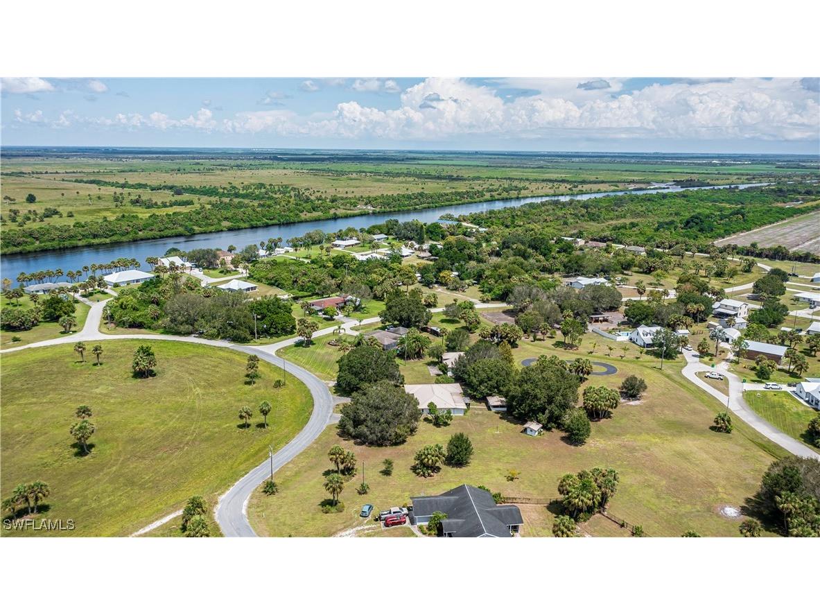 1038 Seminole Circle Moore Haven FL 33471 225006954 image1