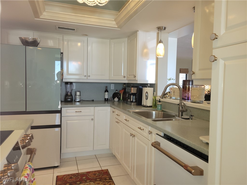 10475 Gulf Shore Drive #124 Naples FL 34108 225000044 image19