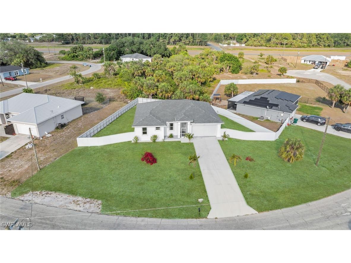 1049 Canoe Court Labelle FL 33935 225041489 image1