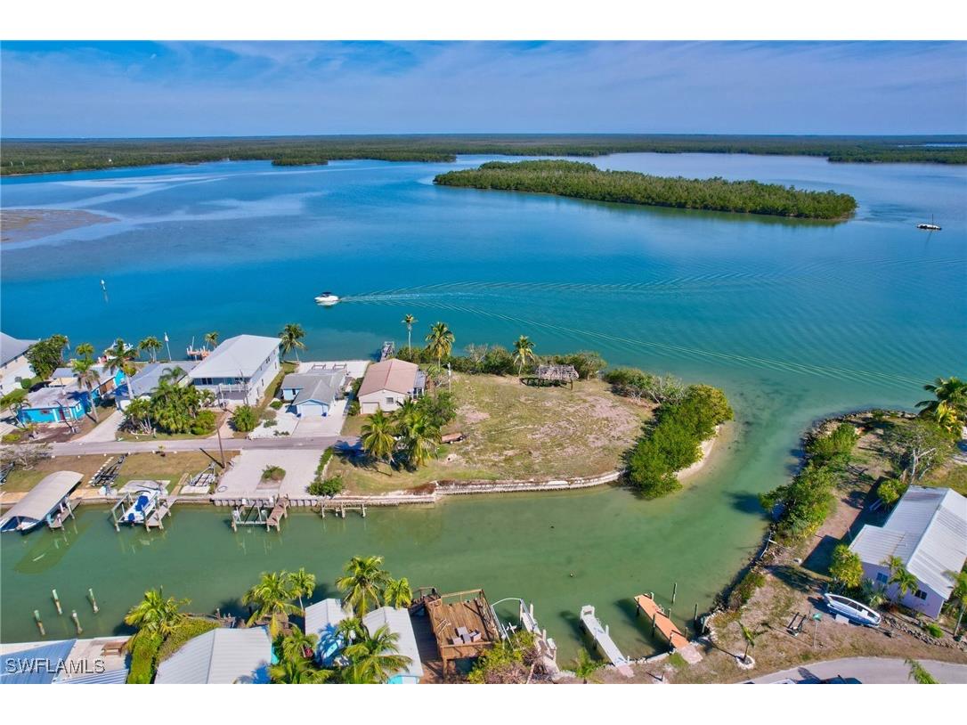 105 Bayshore Way Goodland FL 34140 225012146 image1