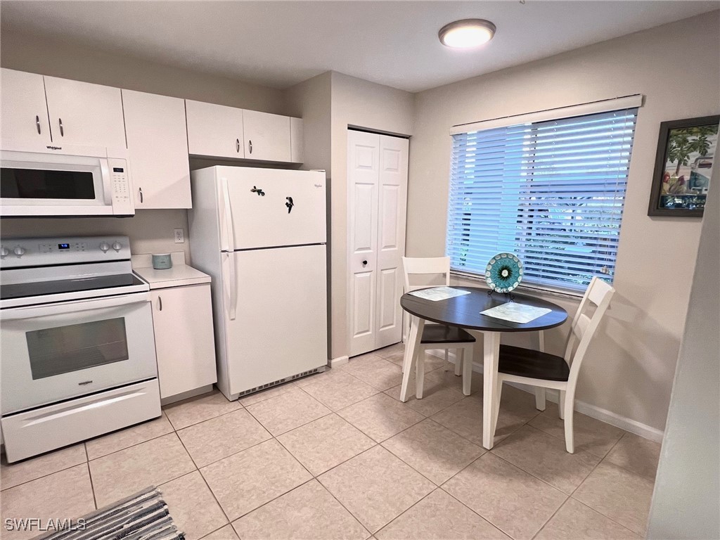 1051 Eastham Way #B104 Naples FL 34104 225042412 image8