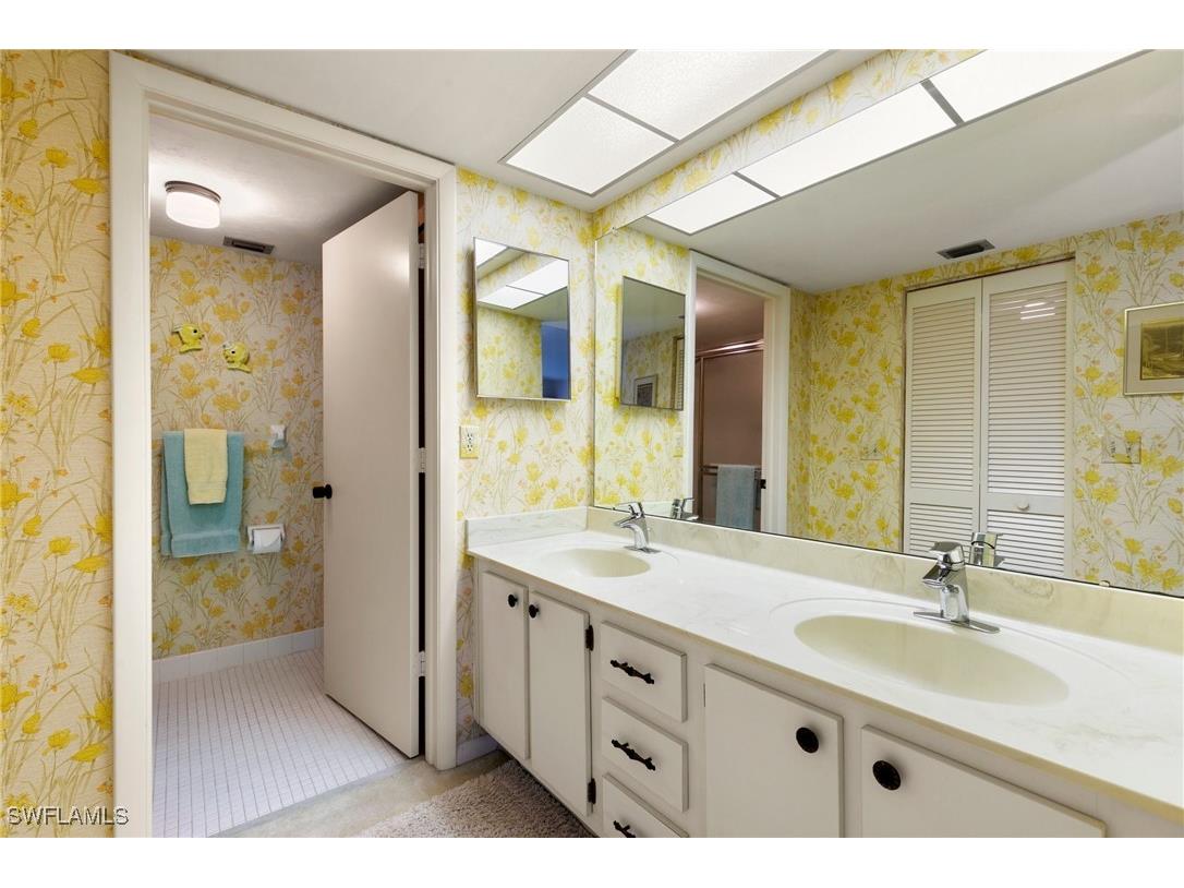 1051 Swallow Avenue #301 Marco Island FL 34145 225026931 image16