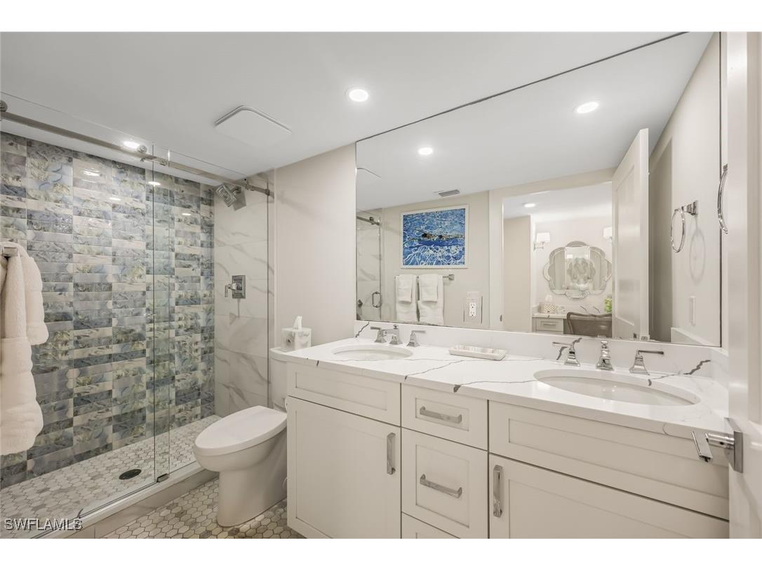 10562 Gulf Shore Drive #202 Naples FL 34108 225054337 image12