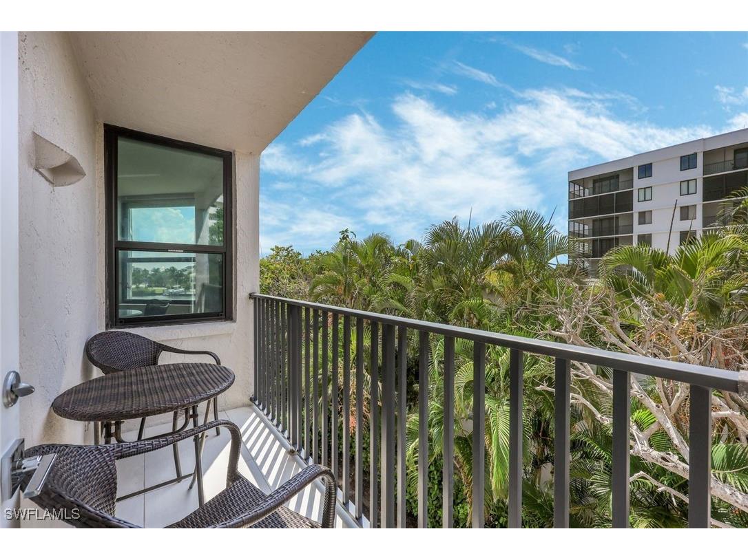 10562 Gulf Shore Drive #202 Naples FL 34108 225054337 image15