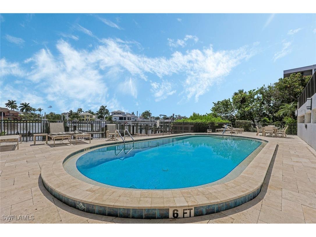 10562 Gulf Shore Drive #202 Naples FL 34108 225054337 image17