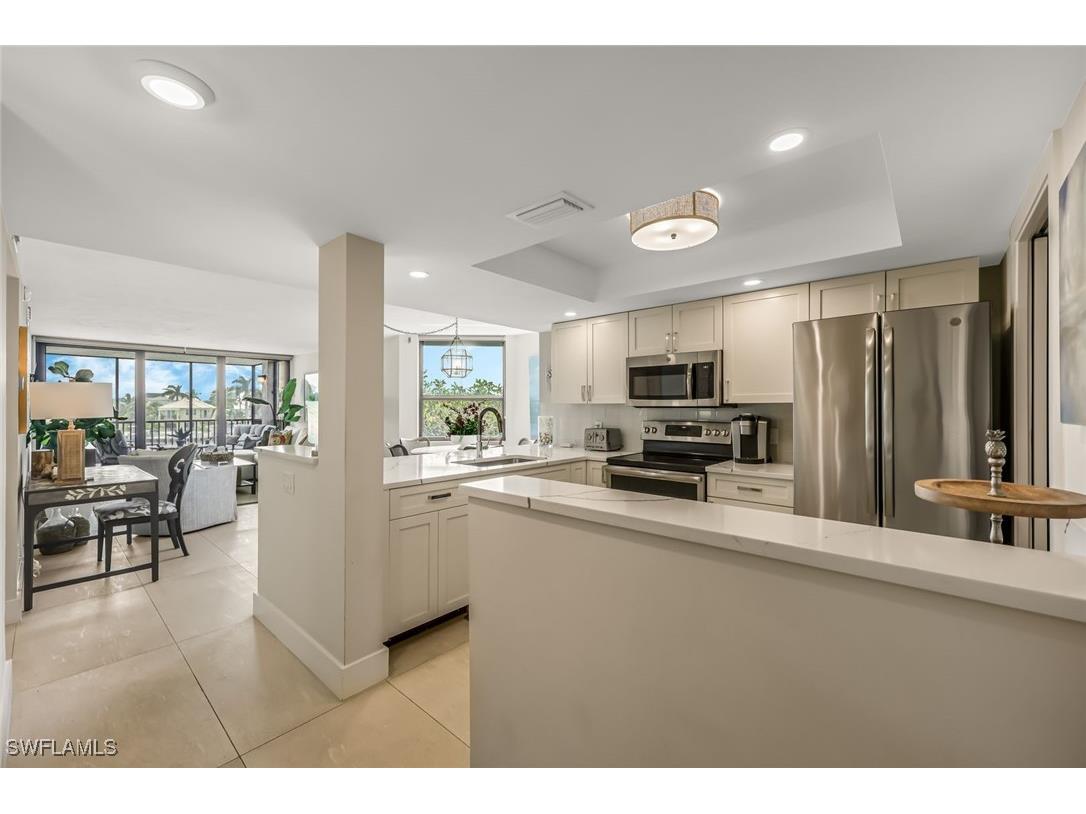 10562 Gulf Shore Drive #202 Naples FL 34108 225054337 image7