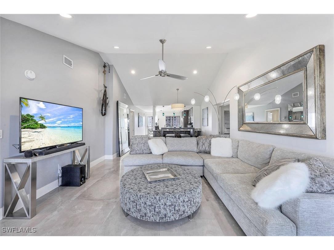 10684 Gulf Shore Drive #B-302 Naples FL 34108 225006190 image5