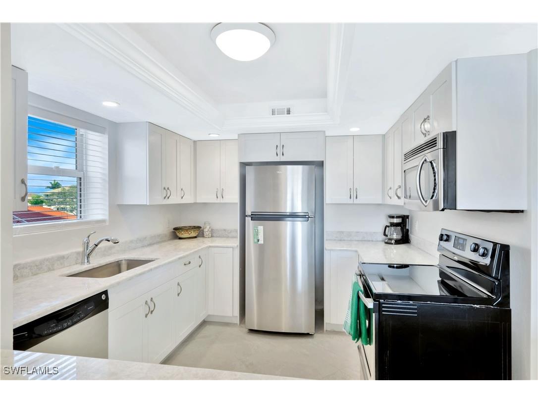 10701 Gulf Shore Drive #302 Naples FL 34108 225038625 image8