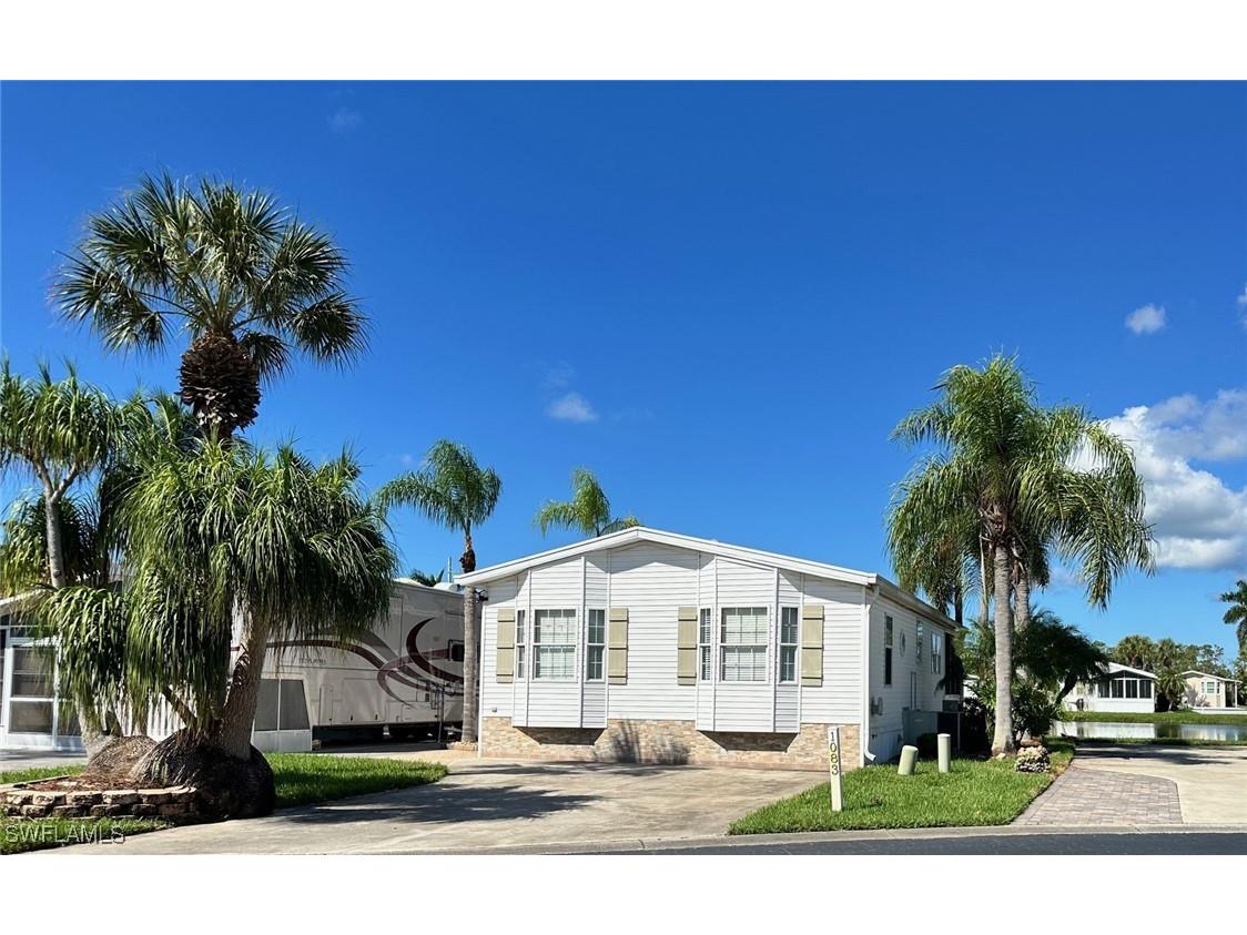 1083 Opal Lake Point Naples FL 34114 224078399 image1