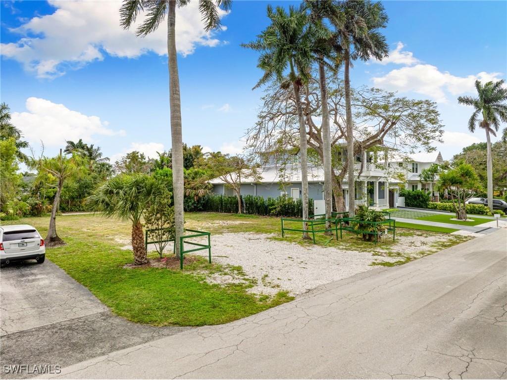 1084 Broad Avenue N Naples FL 34102 225010815 image4