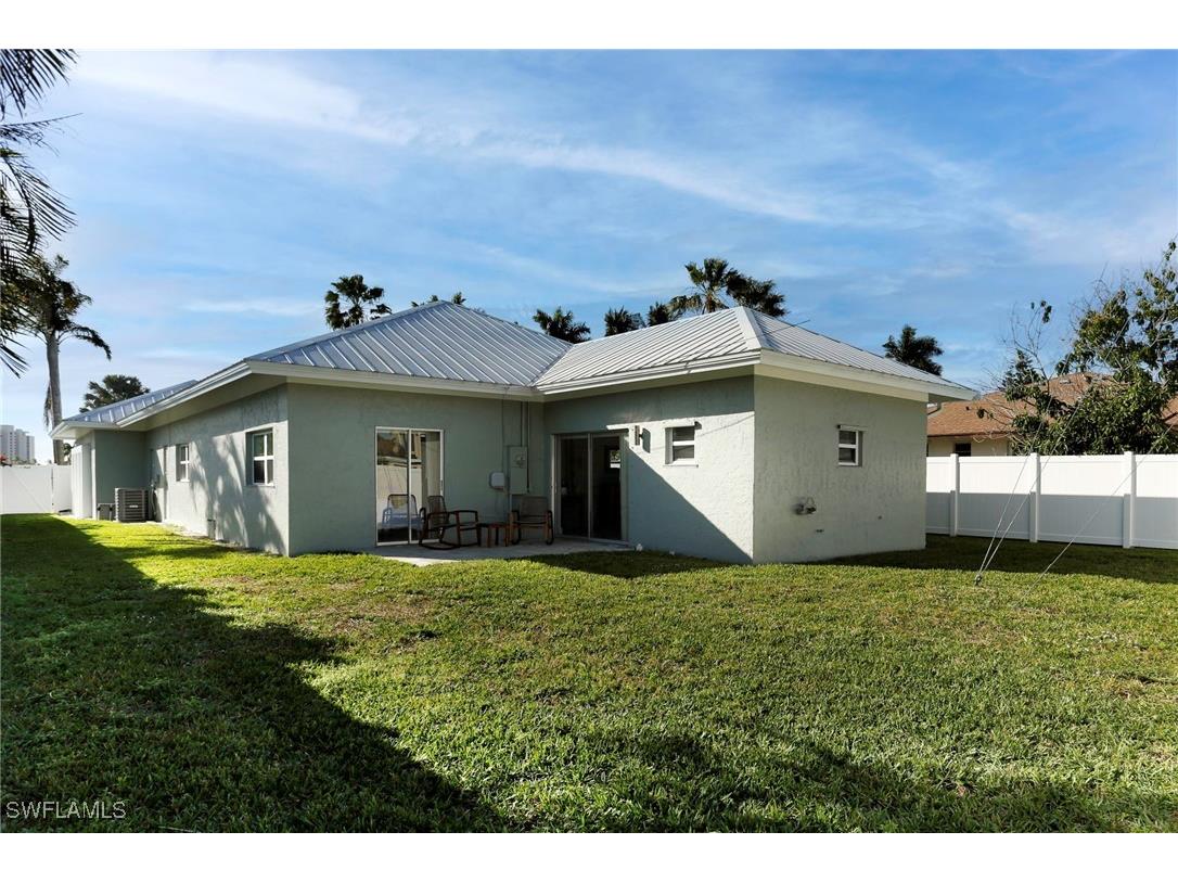 10842 Vanderbilt Drive Naples FL 34108 225044658 image23