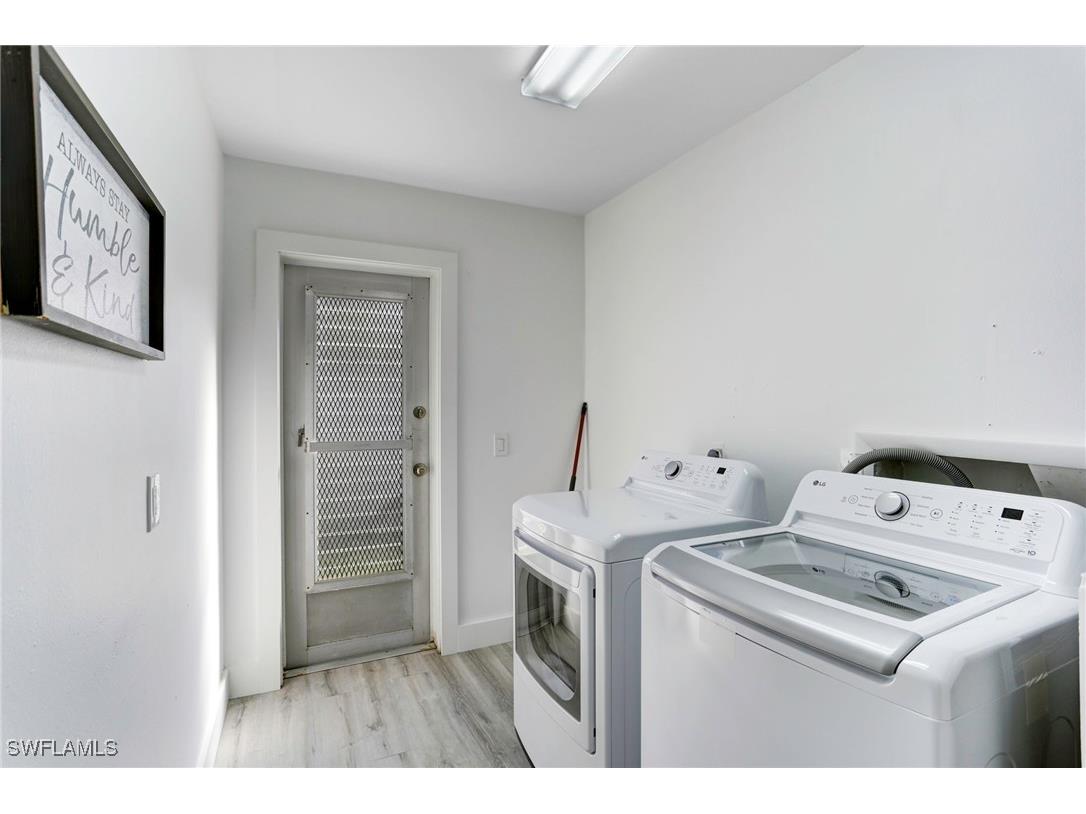 10842 Vanderbilt Drive Naples FL 34108 225044658 image24