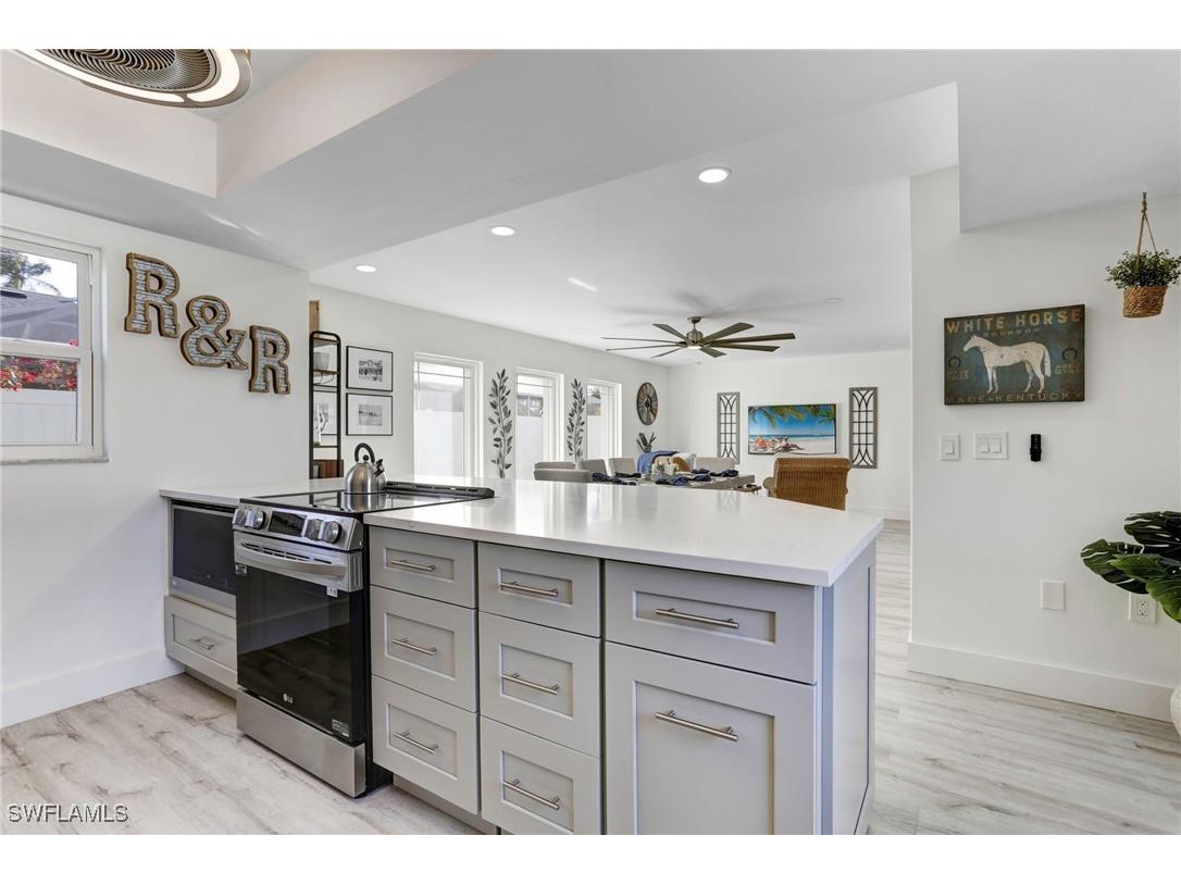 10842 Vanderbilt Drive Naples FL 34108 225044658 image6