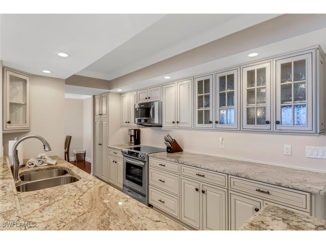 10851 Gulf Shore Drive #502 Naples FL 34108 225043316 image5