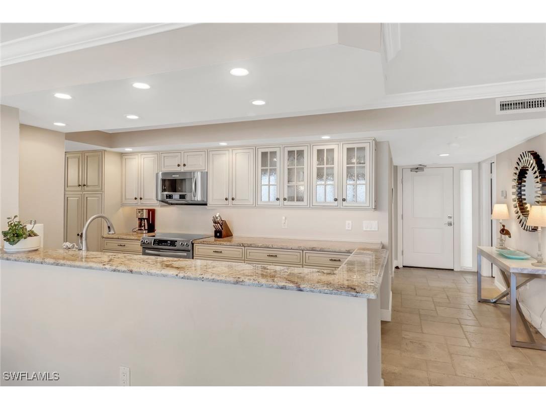 10851 Gulf Shore Drive #502 Naples FL 34108 225043316 image6