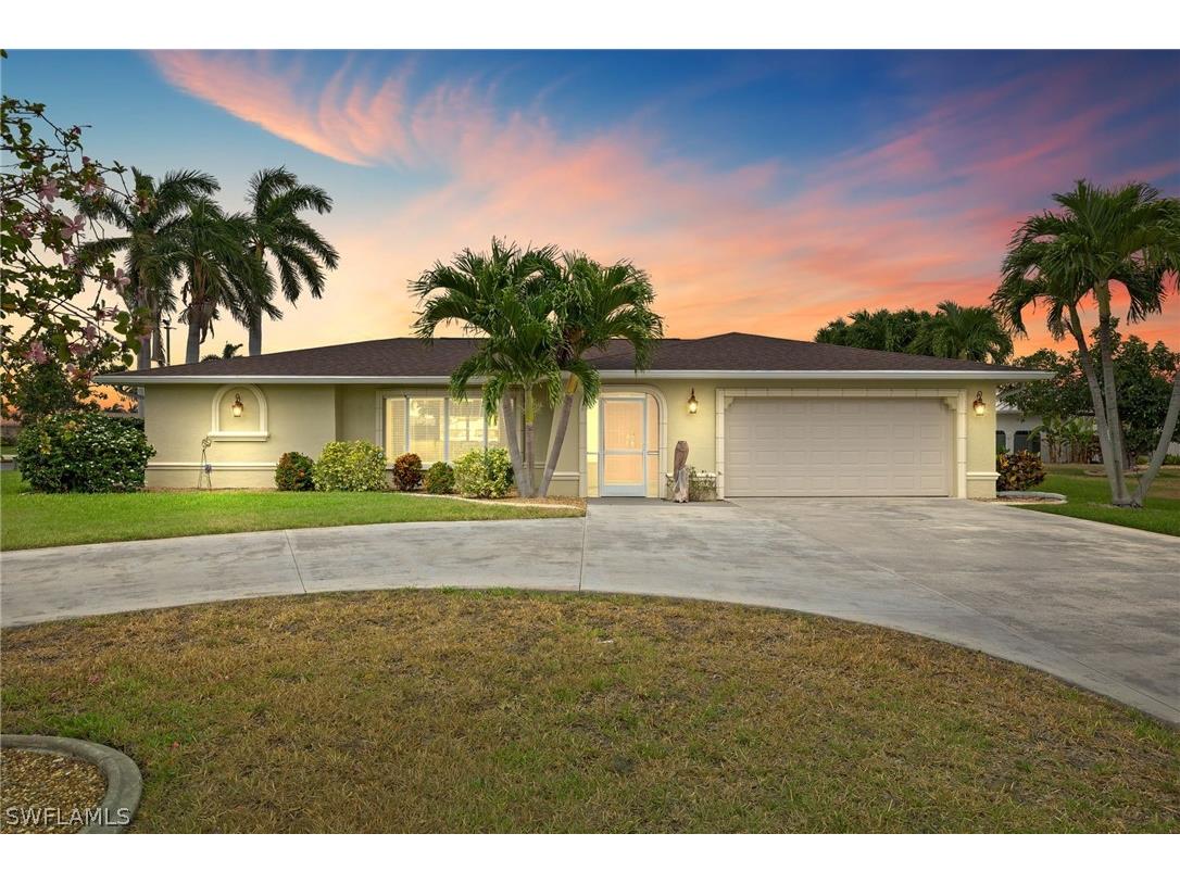 109 Bayshore Drive Cape Coral FL 33904 224043075 image1