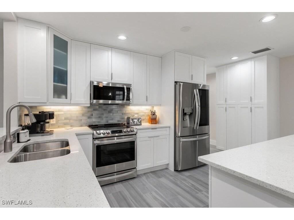 1100 Royal Palm Drive Naples FL 34103 225045143 image2