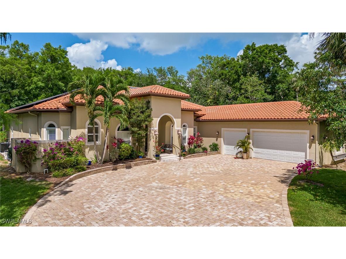 111 17th Street NW Naples FL 34120 225036536 image1