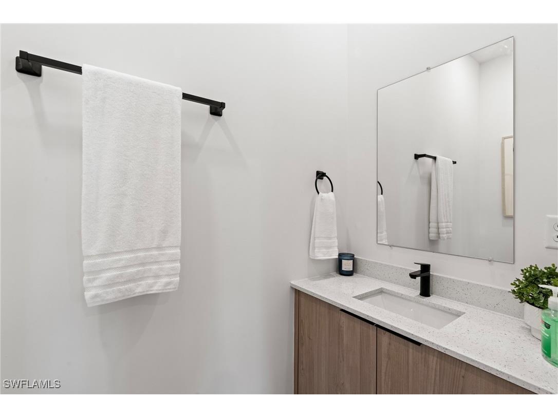 1113 NE 2nd Avenue Cape Coral FL 33909 225047214 image32