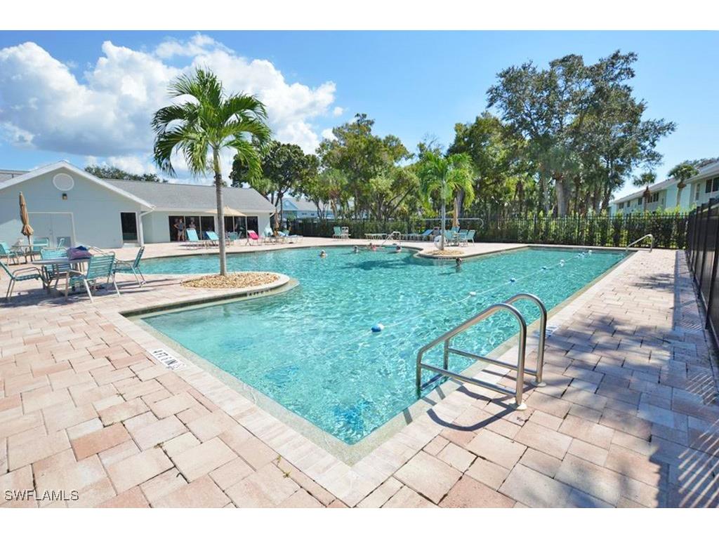 113 Wading Bird Circle #W-102 Naples FL 34110 225043635 image1