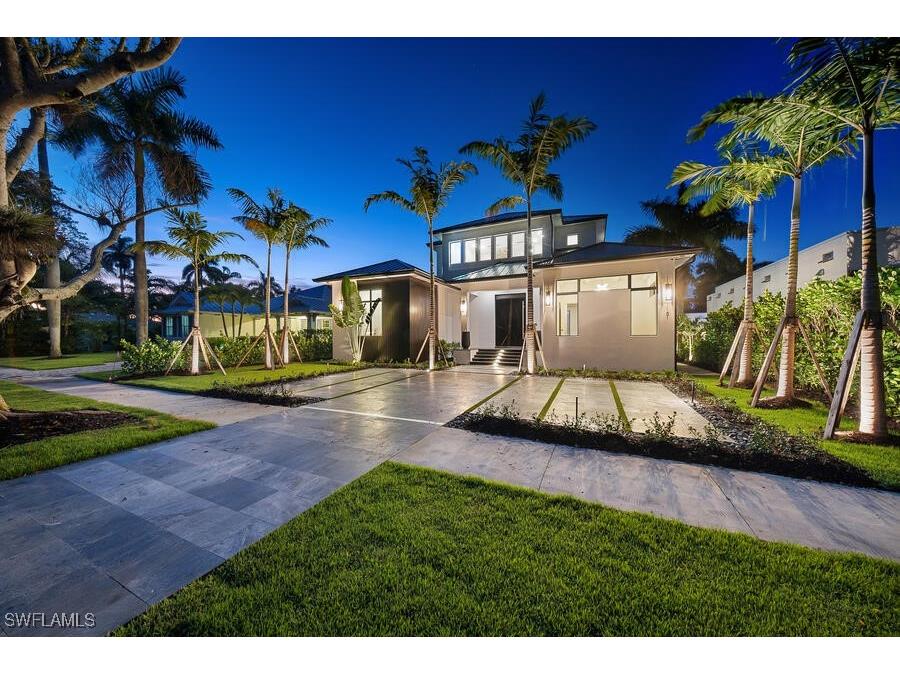 1151 7th Ave N N Naples FL 34102 224081960 image1