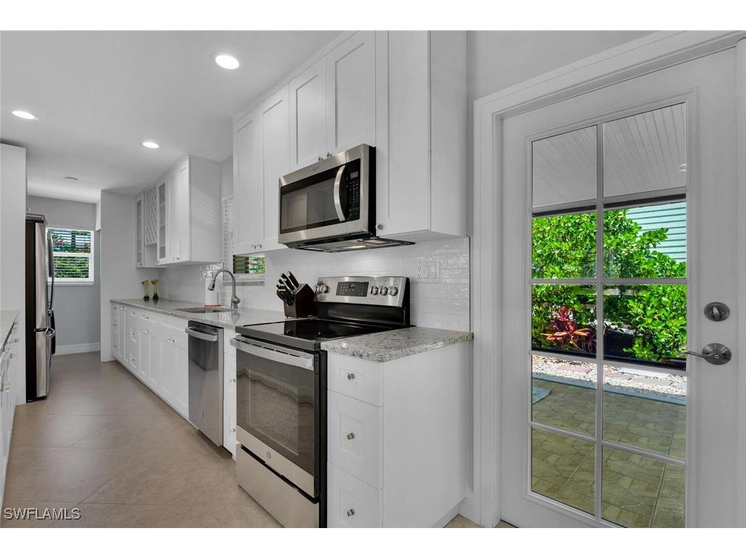 1155 6th Street S Naples FL 34102 225046626 image11