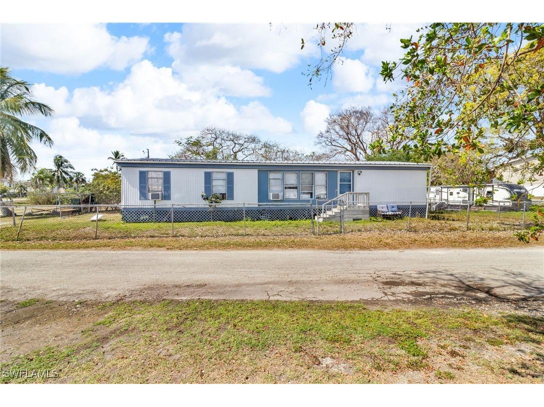 1160 Rewis Drive Chokoloskee FL 34138 225039577 image1