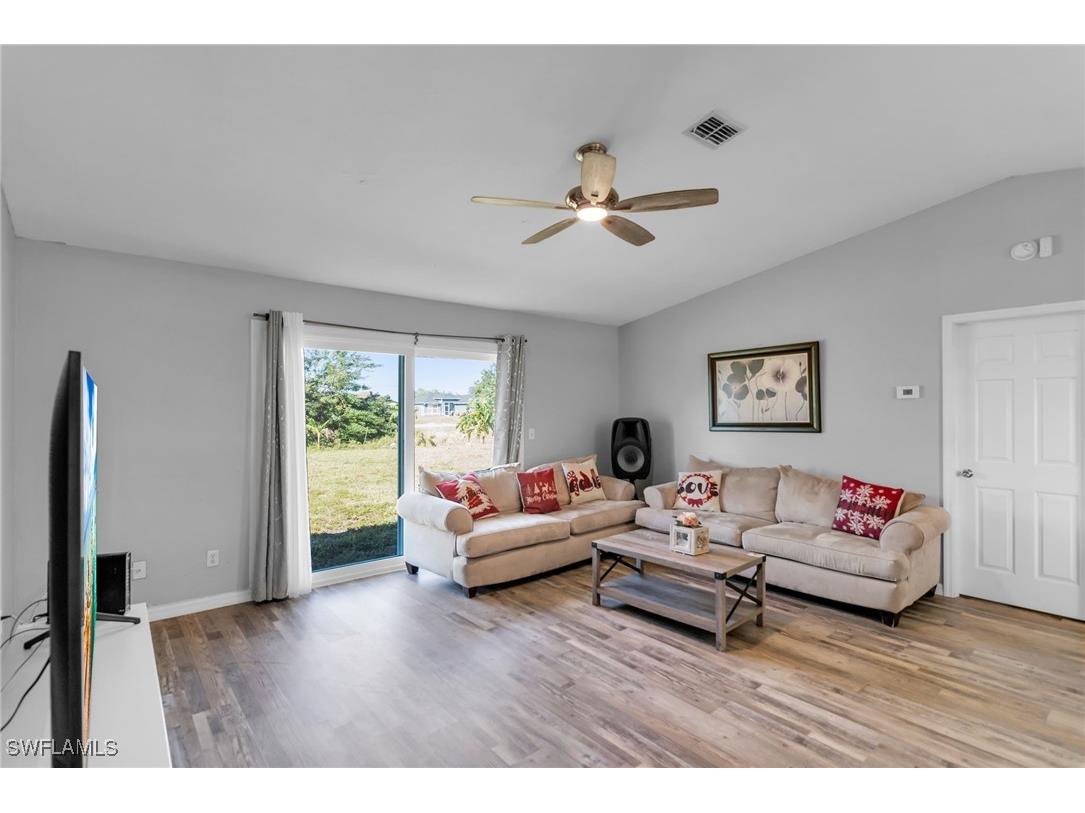 1210 NE 5th Place Cape Coral FL 33909 225013007 image8