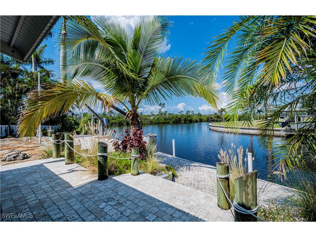 12101 Moon Shell Drive Matlacha Isles FL 33991 224086941 image1