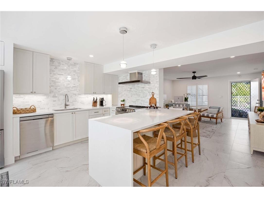 1222 Gordon Drive #5 Naples FL 34102 225015939 image1